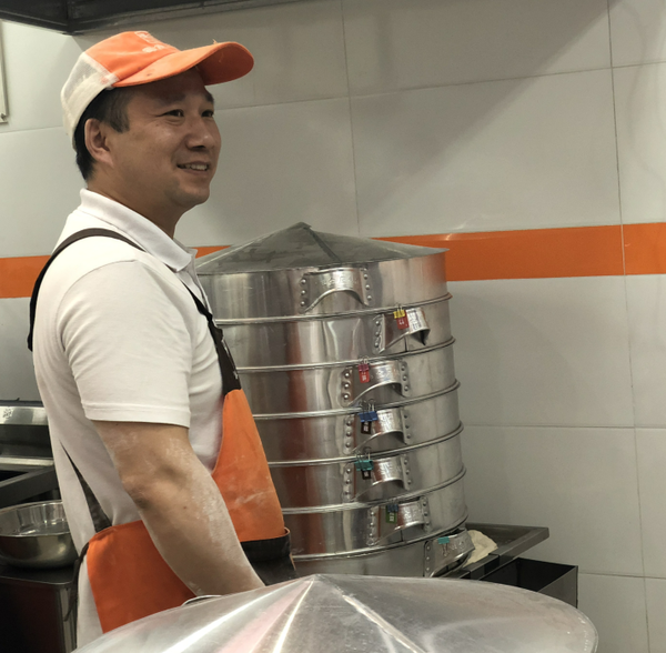 从鞋厂到蜀食一家，他说不后悔选择开包子加盟店！